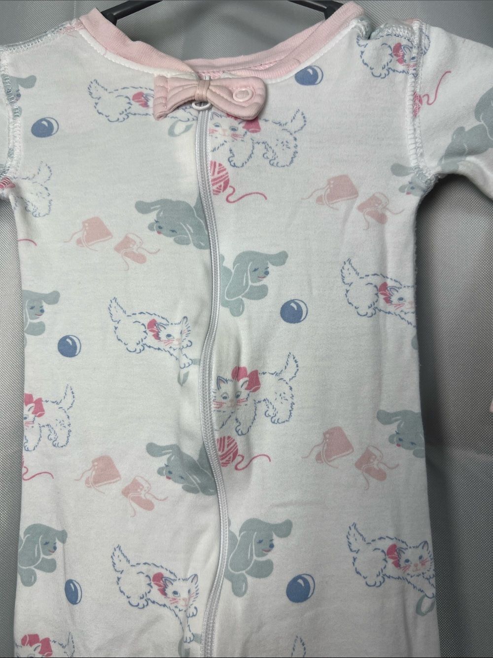 The Beaufort Bonnet Company Noelle's Night Night zippie puppy and kitten print - Picture 7 of 13